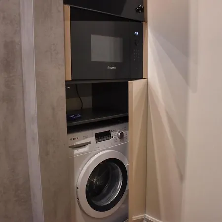 Blaumana In Center *