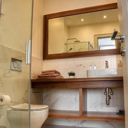 Blaumana In Center *