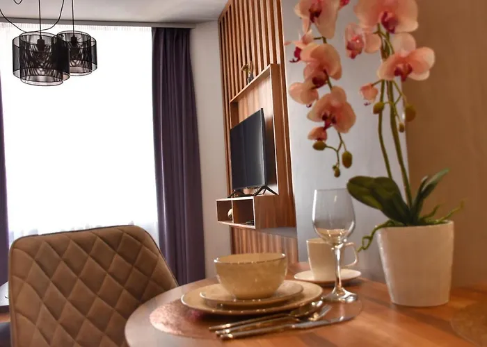 Blaumana In Center *