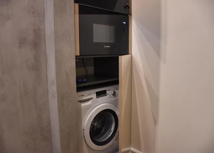 Blaumana In Center *