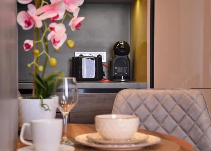 Blaumana In Center *